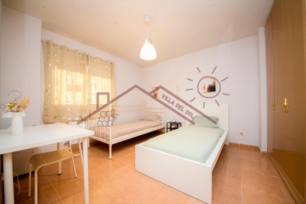 Villa Del Sol - Piscina Climatizada Mentrida المظهر الخارجي الصورة